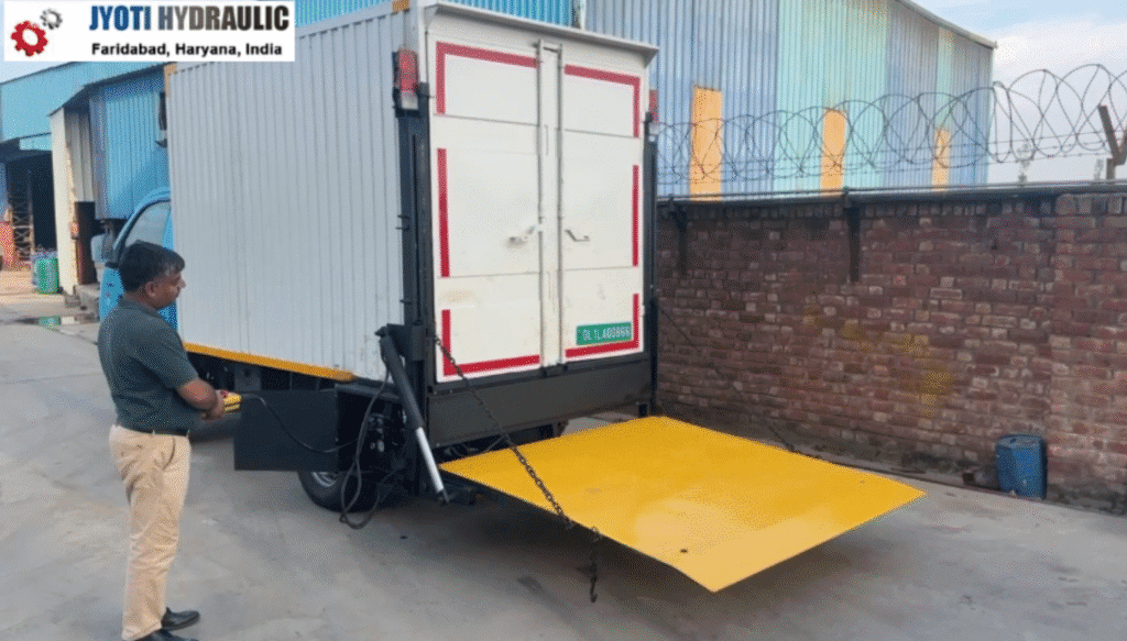 Hydraulic tail gate lifter